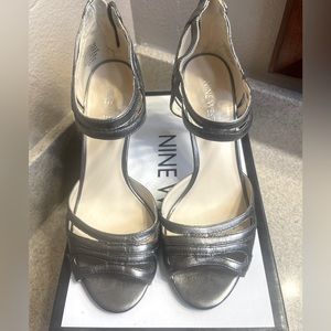 NINE WEST - METALLIC PEWTER COLOR STRAPPY HEEL SANDAL (Like New)